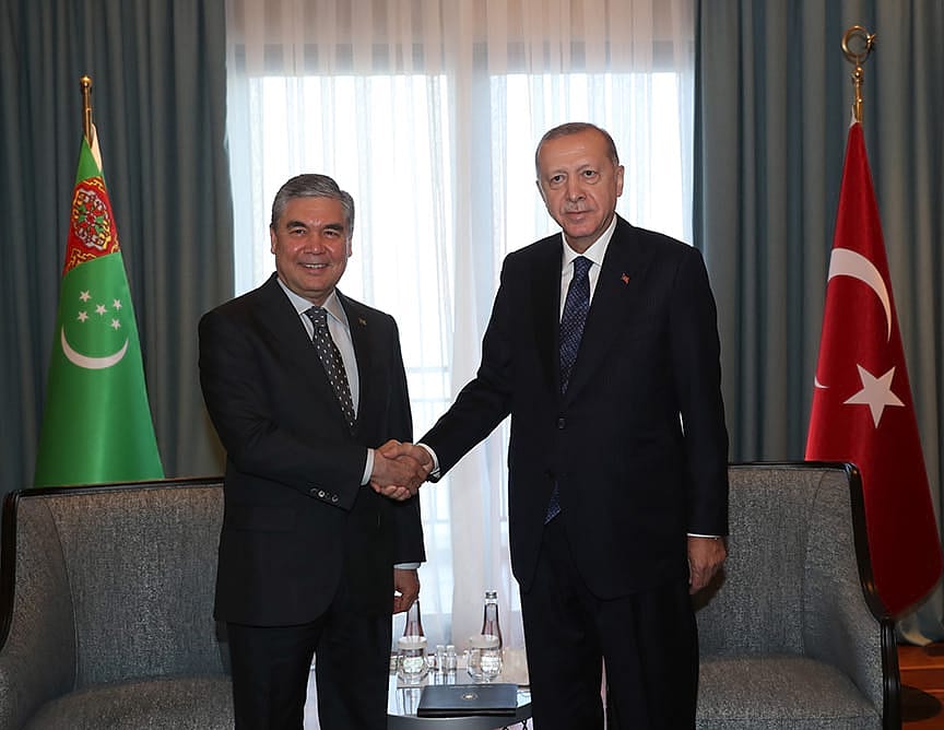 Cumhurbaşkanı Erdoğan, Özbekistan, Türkmenistan ve Azerbaycan cumhurbaşkanlarıyla görüştü-1