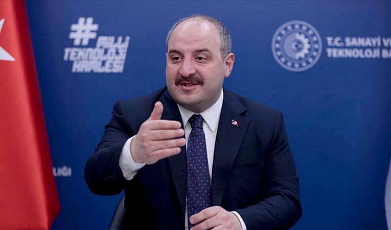 Bakan Varank 'iki uzay yolcusu' için başvuru sayısını açıkladı