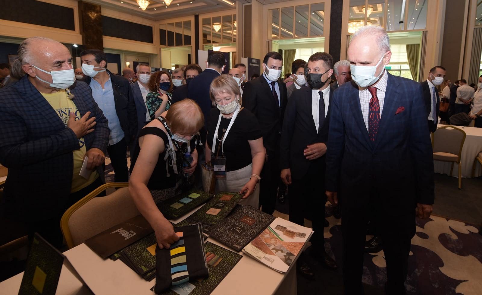 Kumaş ve tekstil yan sanayiinde 6 ülkeden 350 alıcı İstanbul’a geldi-0