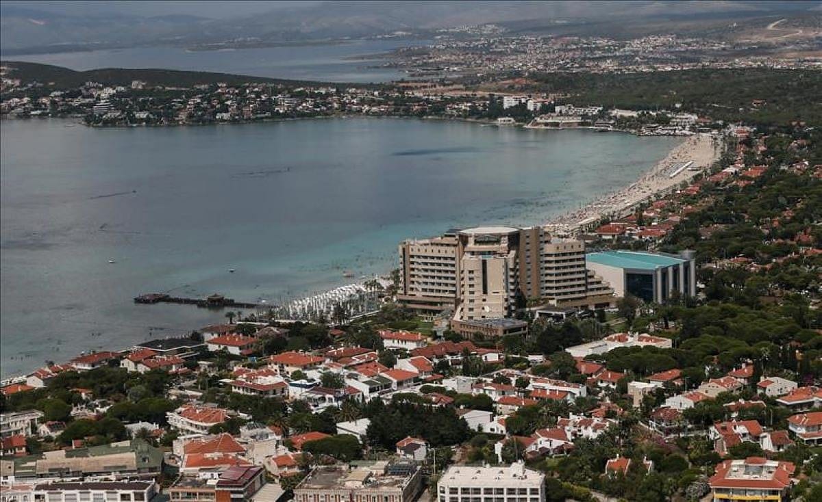 Türk Kızılay Derneği Çeşme'de 21 adet arsayı ihaleyle satışa çıkarttı