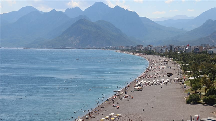 Rusların uçuş kısıtlaması sonrası tatil tercihleri belli oldu: Türk turizmcilerini sevindiren açıklama