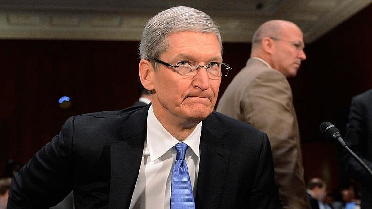 Apple CEO'su Tim Cook, kendisini taciz eden takipçiden sanal duvarla korunacak