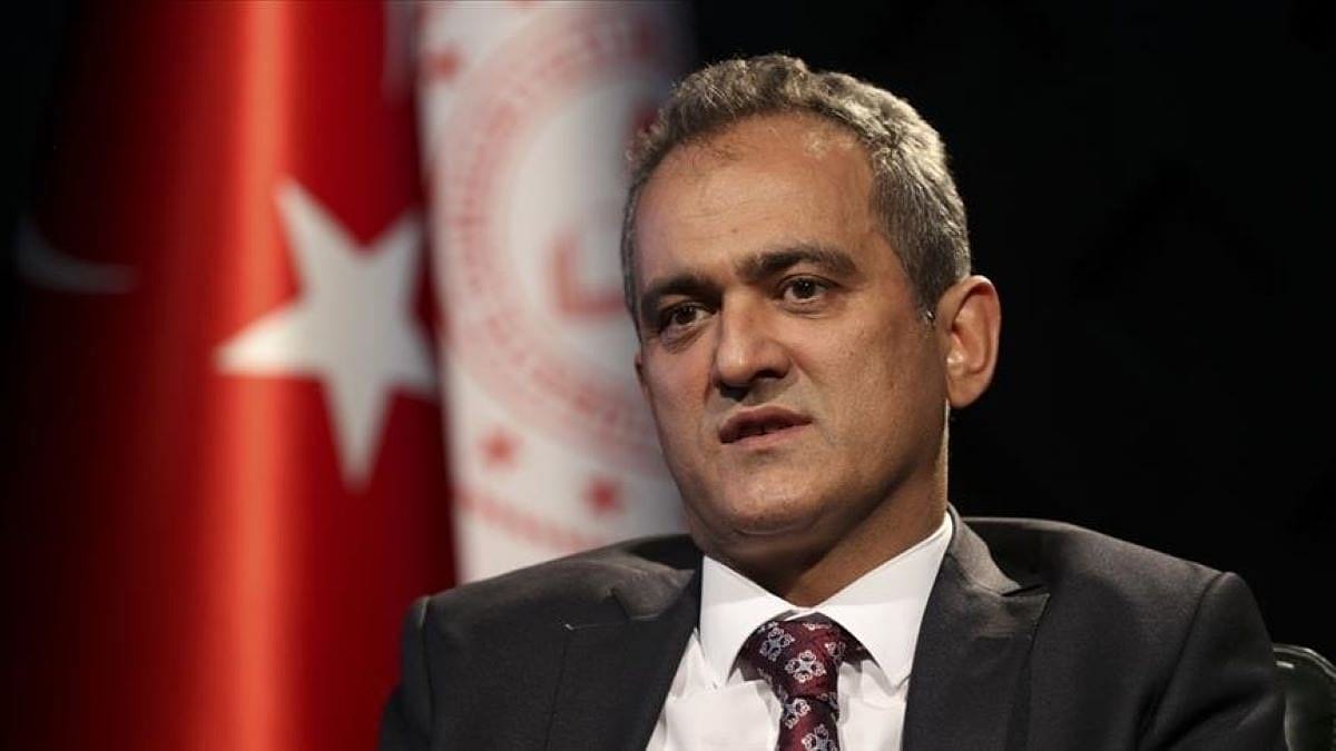 Yüz yüze eğitime ara verilir mi? Bakan Özer merak edilen soruyu yanıtladı