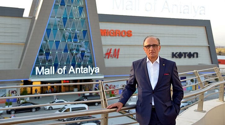 Yabancı turistlere alışveriş yaptıracak