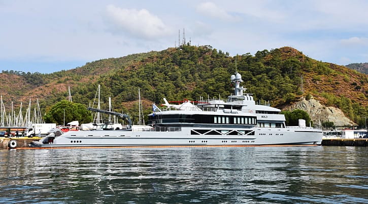 Süper yat Marmaris'e demirledi: Haftalık kirası bir servet