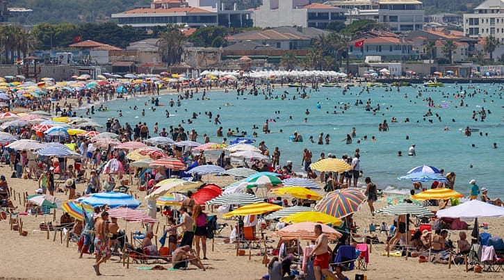 İlçe turist akınına uğradı: '40 yıldır burada turizmcilik yapıyorum, bu yoğunluğu görmedim'
