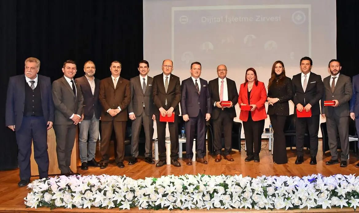 Dijital İşletme Zirvesi gerçekleştirildi-0
