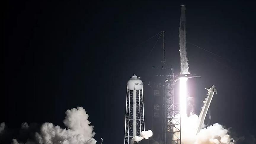 SpaceX, 4 astronotu daha uzaya taşıdı