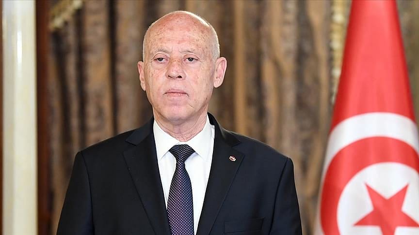 Tunus Cumhurbaşkanı, Başbakanı görevden aldı ve meclisin tüm yetkilerini dondurdu