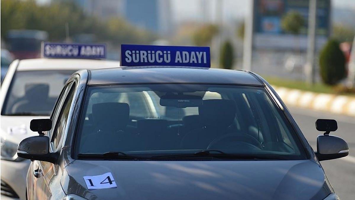 Ehliyet alma şartları neler? Yaş, sağlık, deneyim, eğitim, adli sicil şartları...