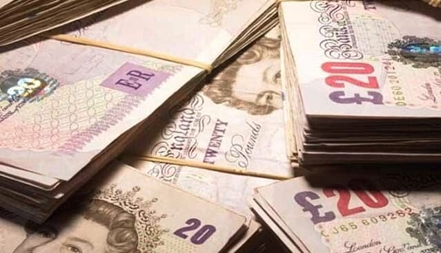 İngiliz sterlini, dolar karşısında tüm zamanların en düşük seviyesini gördü