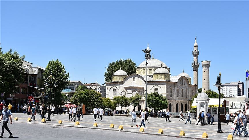 Malatya'da mesai saatlerine korona ayarı