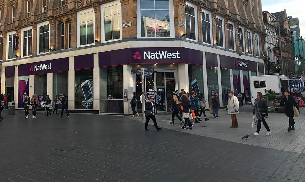İngiliz hükümeti NatWest’ten 1,1 milyar sterlinlik hisse satışı yaptı