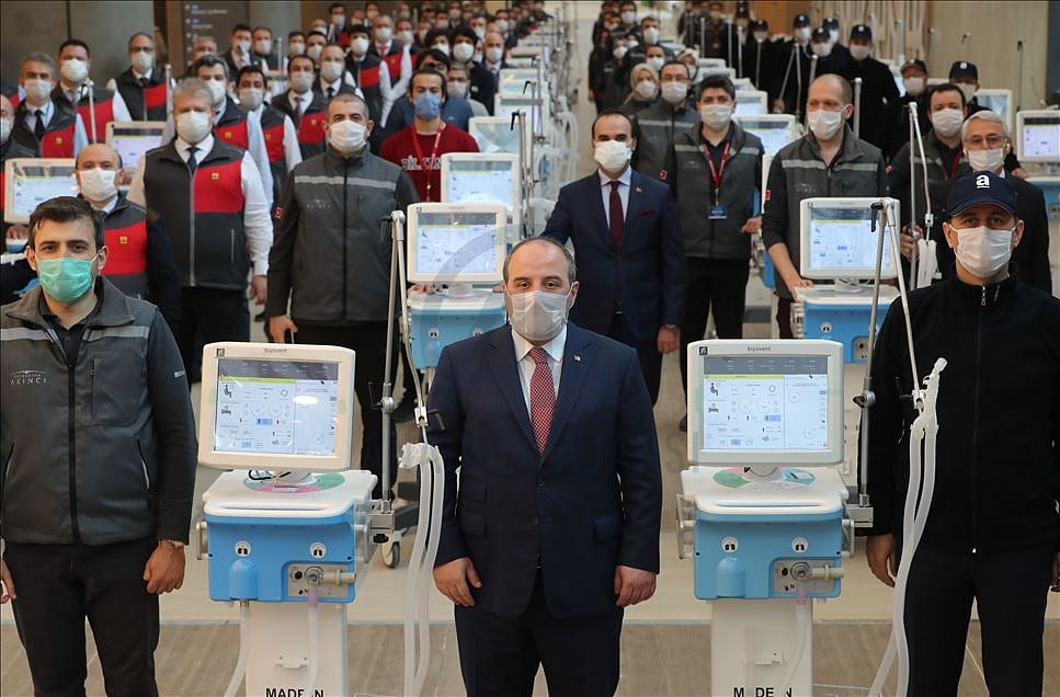Bakan Varank: 14 günde tüm dünyanın peşine düştüğü cihazın seri üretimini gerçekleştirdik