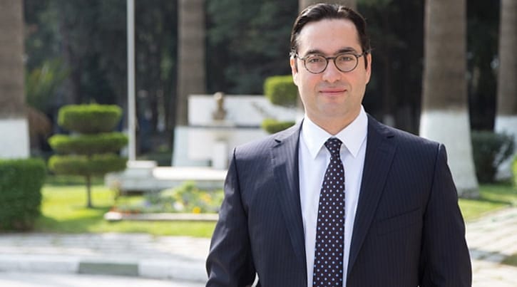 Bayrak değişimi oldu