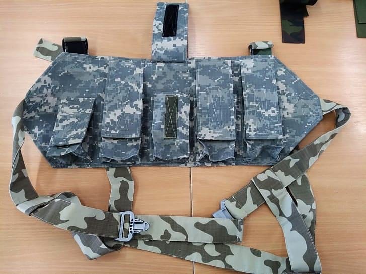 Ukrayna'nın ünlü gelinlikçisi şimdi asker için kıyafet dikiyor-0