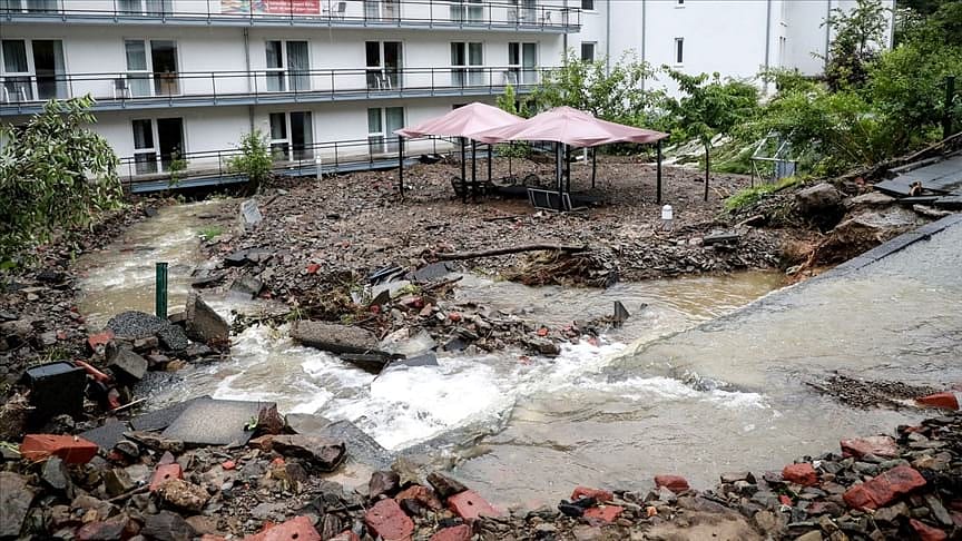 Almanya’daki sel felaketinde bilanço ağırlaşıyor: 103 ölü, 1300 kayıp-0
