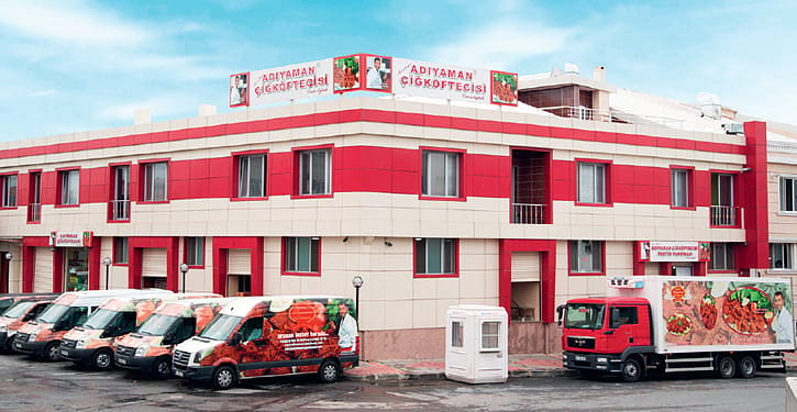 Seyyar satıcılıktan dev zincire dönüştü-0