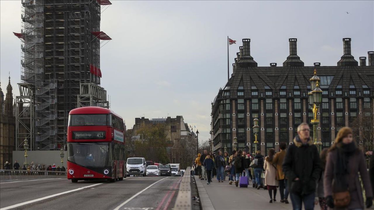 Londra'da bankalardan elektrik kesintilerine karşı kış hazırlığı