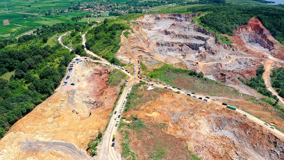 Sakarya'da havai fişek taşıyan kamyonda patlama: 3 şehit, 6 yaralı-0