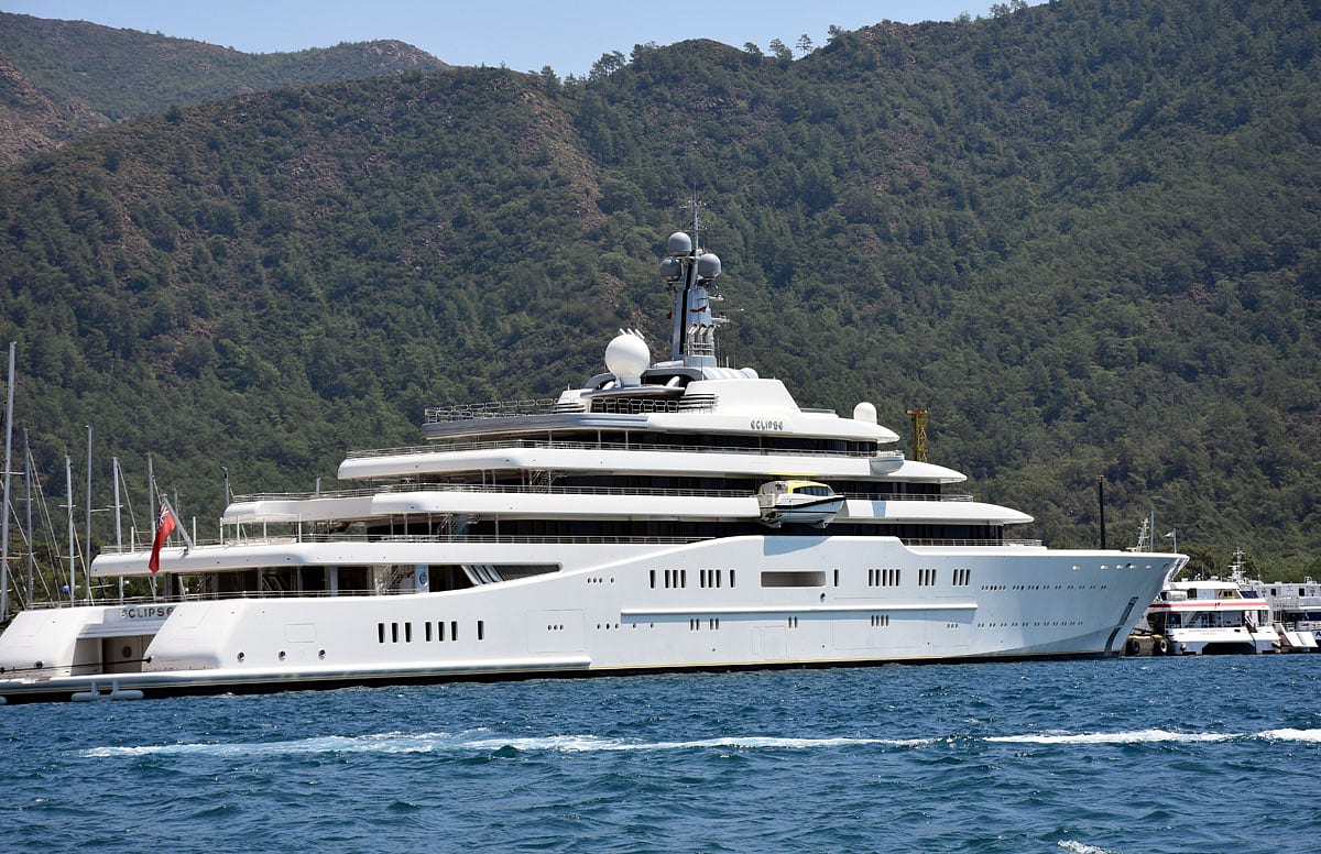 Rus milyarder Abramoviç'in yatı 'Eclipse' Marmaris'te