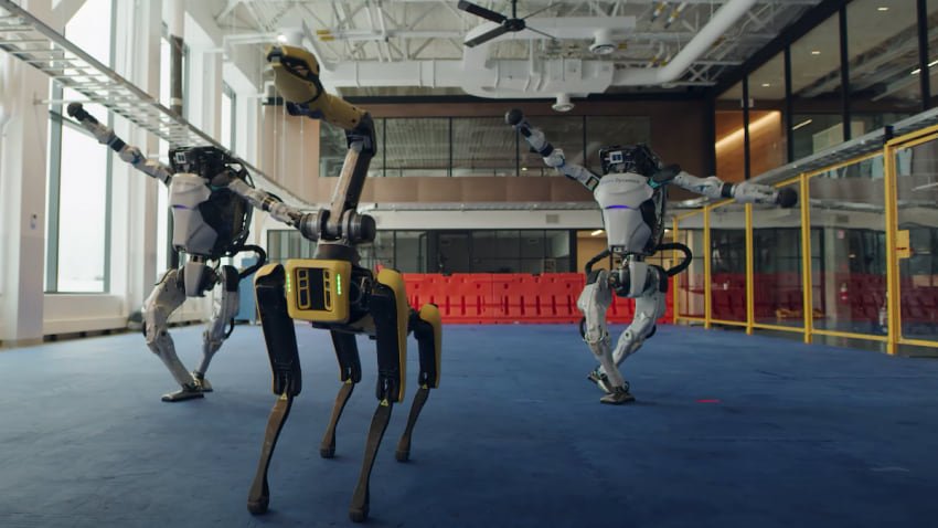 Boston Dynamics Robotlarından yeni yıl dansı