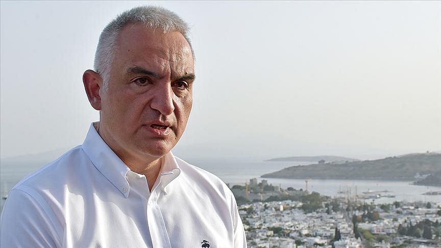 Bakan Ersoy: Başlangıç için iç turizm