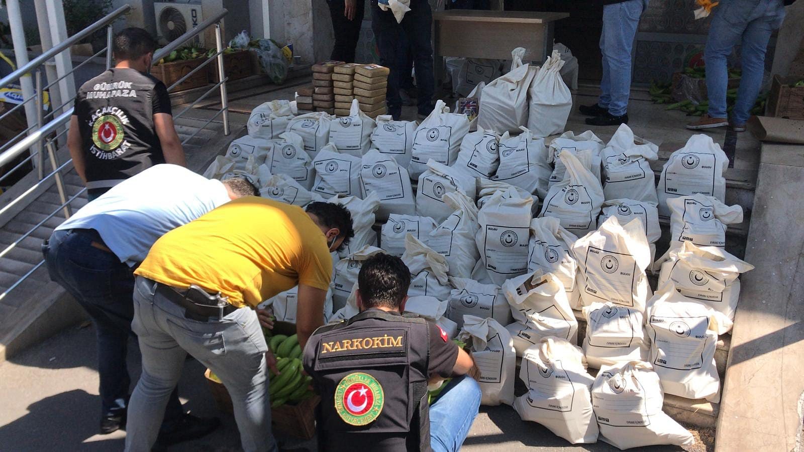 Mersin Limanı'nda 1 ton kokain ele geçirildi