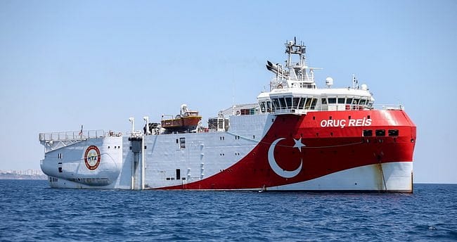1.750 kilometrelik kablo Akdeniz'e indi