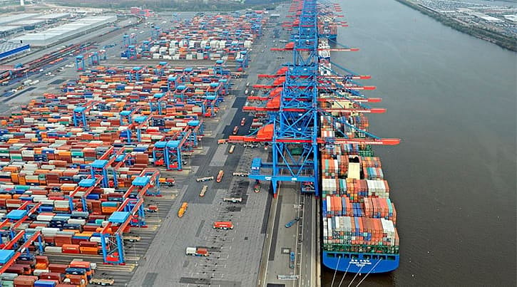 Fitch: Küresel navlun fiyatları kısa vadede yüksek kalmaya devam edecek