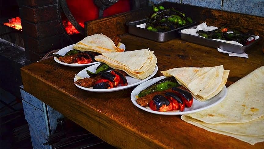 Asırlık dükkanda üç kuşaktır Tarsus kebabı yapıyorlar-3