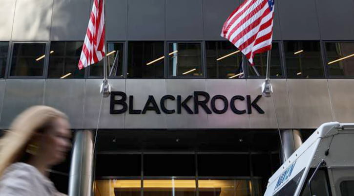 BlackRock'ın en büyük ortağı hisselerini satıyor