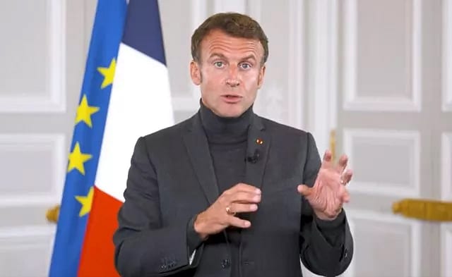 Trende Macron da katıldı, giydiği kıyafetle ülkede gündem yarattı
