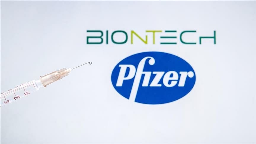 Pfizer bu yıl Kovid-19 aşısından elde edeceği gelir tahminini yine yükseltti