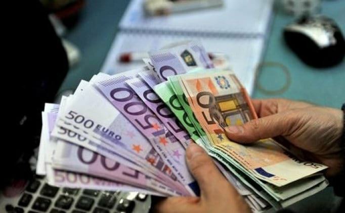 Euro, 20 Kasım'dan bu yana ilk kez 9 liranın altına geriledi