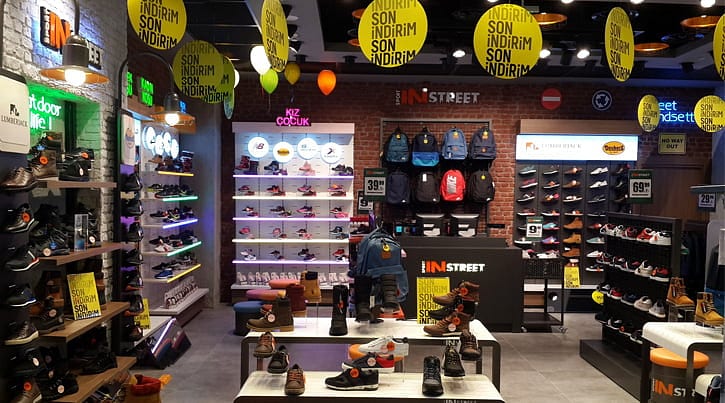 Spor ayakkabıda zincirler yayılıyor