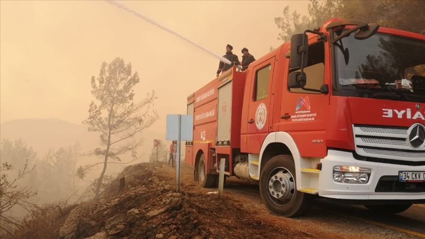 'Antalya Manavgat ve Gündoğmuş yangınları kontrol altına alındı'