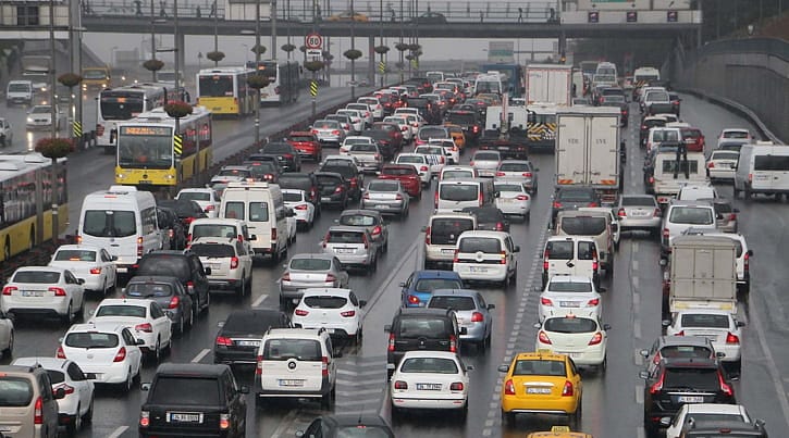 Bayramda trafiğe dikkat edin!