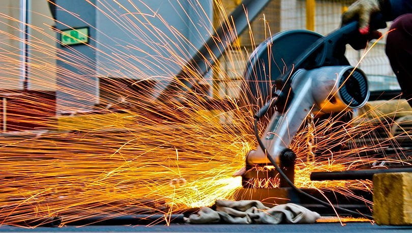Sanayi üretimi beklentilerin altında arttı