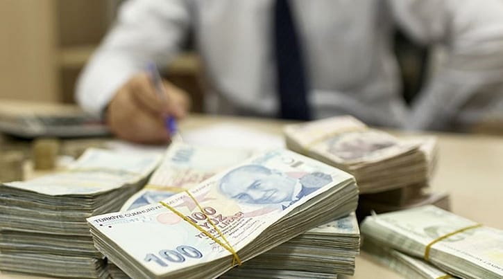 Ekonomideki resesyon bütçeyi de vuruyor