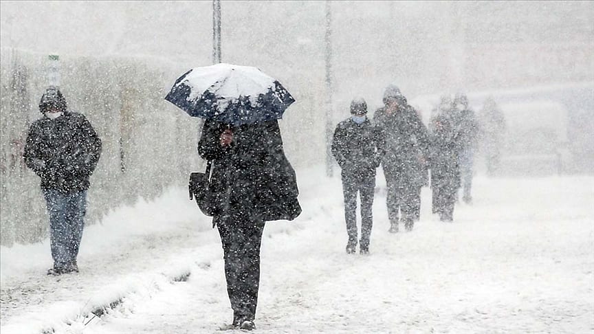 İstanbul'a kar geri geliyor... AKOM saat verdi, uyardı