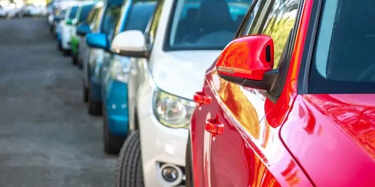 Otomotiv pazarında daralma sürüyor