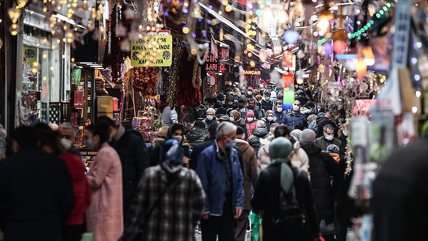 İstanbul'da gündüz binlerce kişiyi ağırlayan mahallede 15 kişi yaşıyor-0