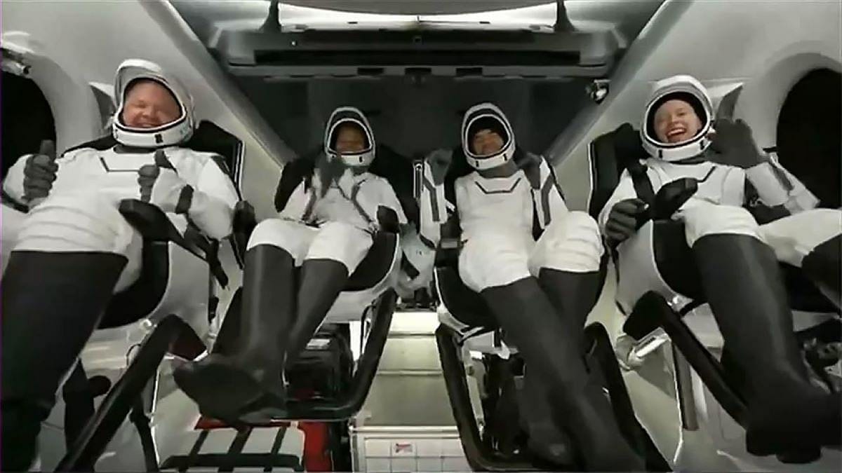 Elon Musk, Uzaya Turist Gönderen Kampanya İçin 50 Milyon Dolar Bağışladı