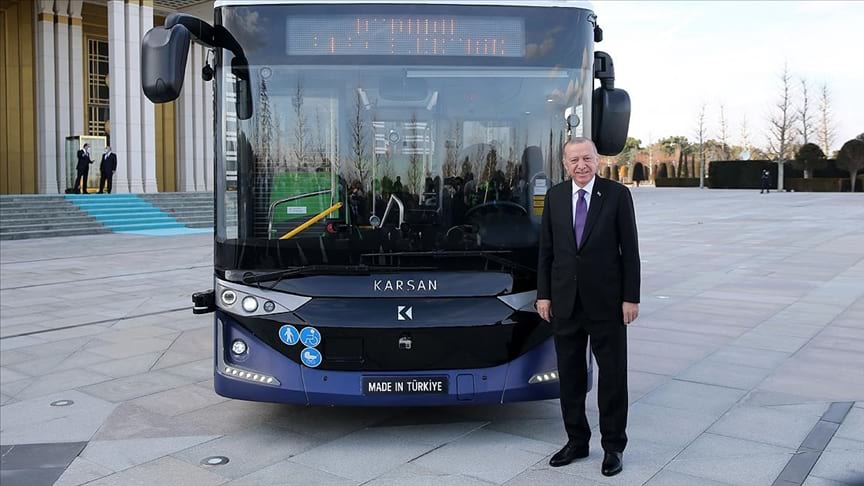 Türkiye'nin ilk sürücüsüz elektrikli otobüsü tanıtıldı