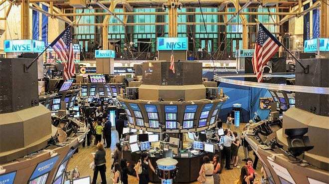 New York borsası Fed'in toplantı tutanakları öncesi düşüşle açıldı