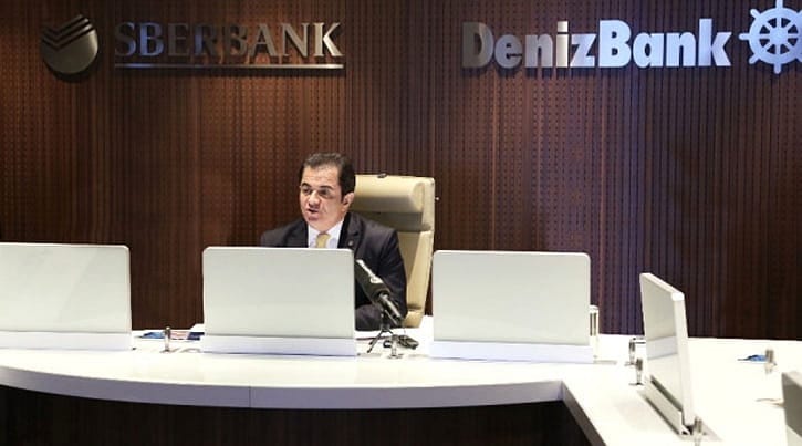 Hakan Ateş, sanatçı kimliği ile basının karşısına çıktı