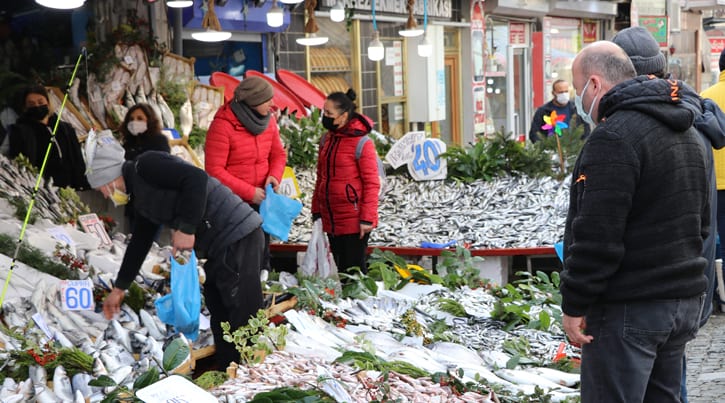 Lodos balık fiyatlarını vurdu: Tezgahlarda son durum
