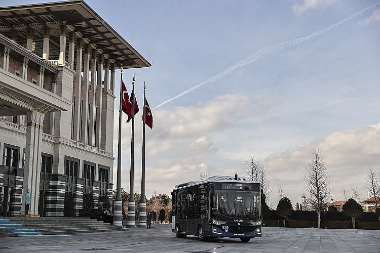 Karsan'ın elektrikli sürücüsüz otobüsü Türkiye'de de yollara çıkıyor-1