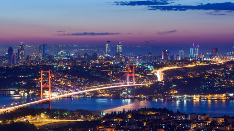 İstanbul'un nüfusu 10 yıl sonra ilk kez geriledi